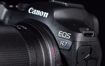 佳能EOS R7全能相机评测